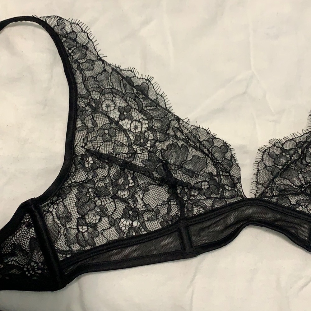 Victoria’s Secret black lace “very sexy” bralette